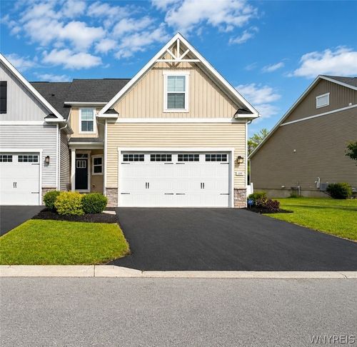 189 Sandstone Cir, Grand Island, NY, 14072-1888 | Card Image