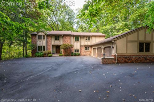 1100 Bretton Ln, Bloomfield Hills, MI, 48304-2912 | Card Image