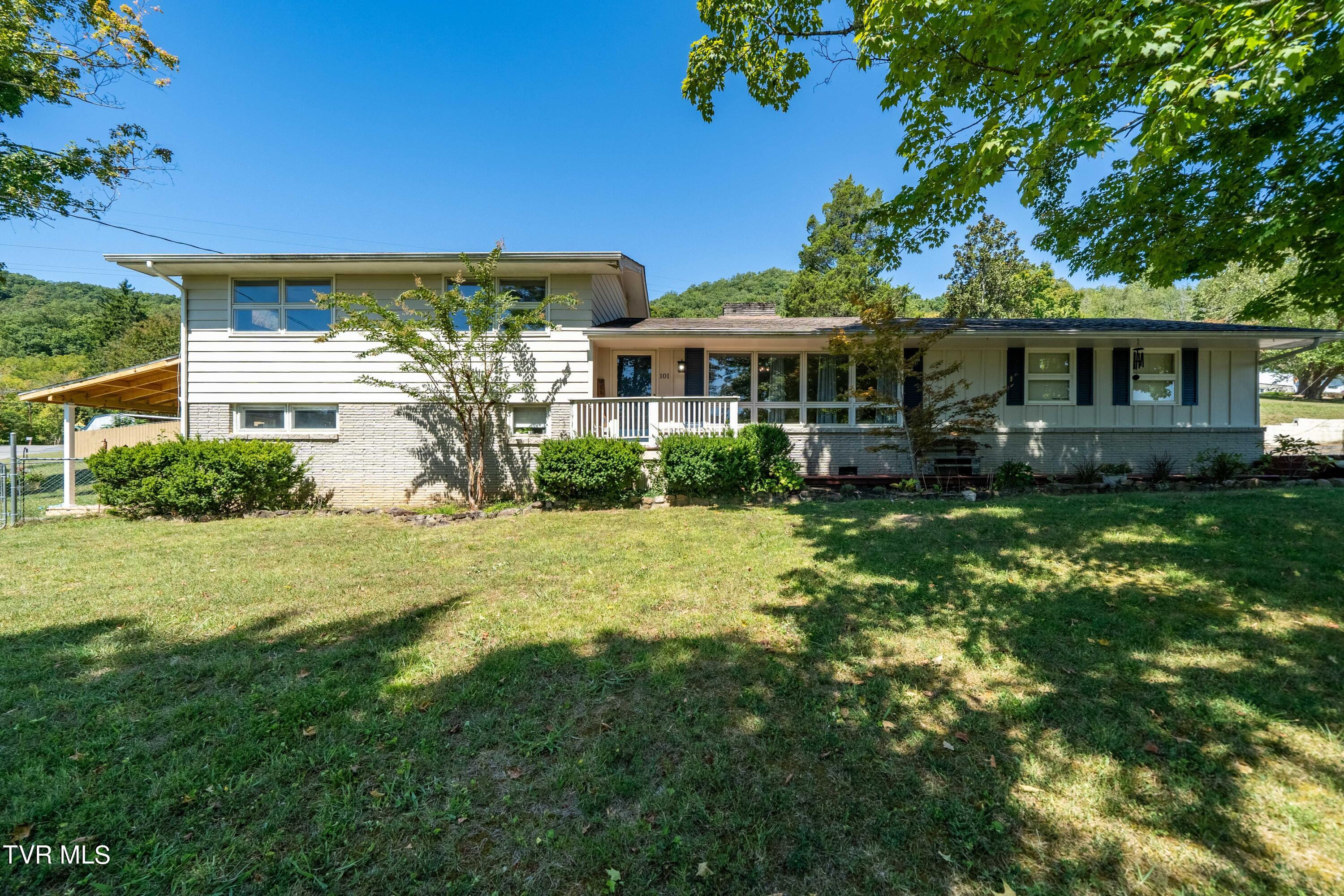 Santa Fe Dr, Bristol, TN 37620