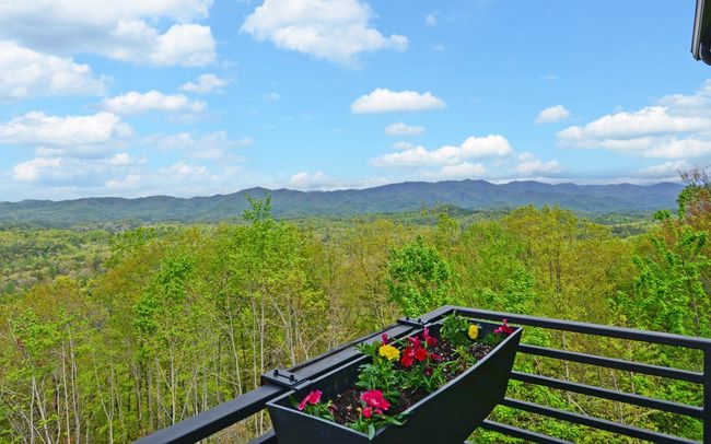 433 Hawkeye Trl, Home with 3 bedrooms, 3 bathrooms and null parking in Marble NC | Image 51
