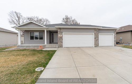 4127 Pennsylvania Ave, Grand Island, NE, 68803-1453 | Card Image
