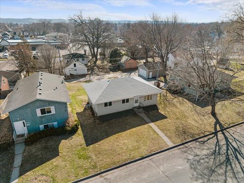 235 14th Ave S, South Saint Paul, MN, 55075-2127 | Card Image