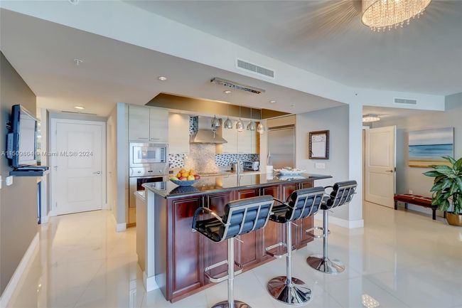 APT-703 - 1 N Ocean Blvd, Condo with 2 bedrooms, 3 bathrooms and null parking in Pompano Beach FL | Image 9