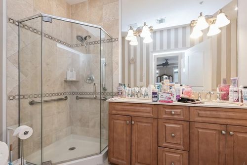 23-319 Trotting Ln, Westbury, NY, 11590-6633 | Card Image