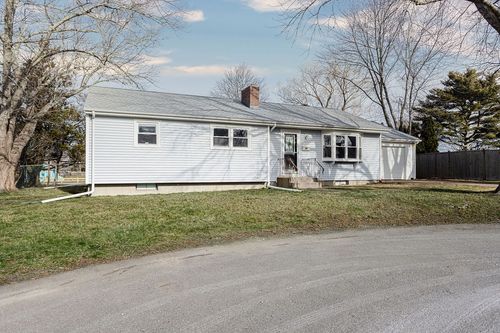 11 Granada Ter, Middletown, RI, 02842-4919 | Card Image