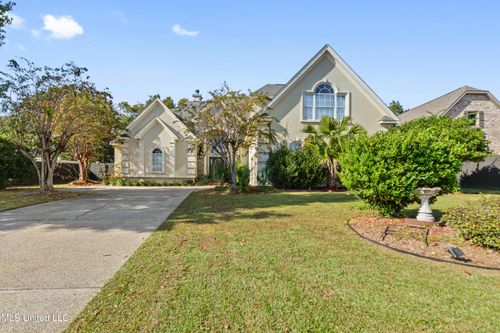 2013 Pointe Clear Dr, Biloxi, MS, 39531-2422 | Card Image