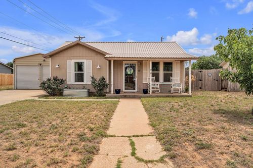 401 W 4th St, Stanton, TX, 79782-2030 | Card Image