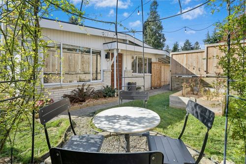 219 Sw 108th St, Seattle, WA, 98146-2342 | Card Image
