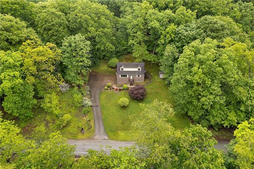 152 Log Cabin Rd, Tarentum, PA, 15084-3702 | Card Image