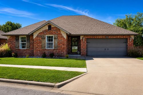 1107 N Gretchen St, Nixa, MO, 65714-9409 | Card Image