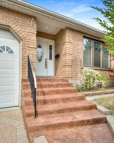 78 Misty St, House other with 2 bedrooms, 2 bathrooms and 4 parking in Kitchener ON | Image 2