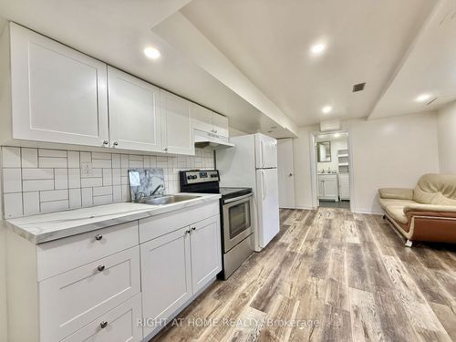 bsmt-116 Cherrywood Dr, Newmarket, ON, L3Y2X7 | Card Image