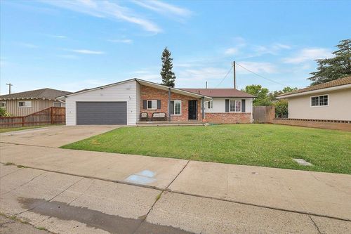 738 Costa Dr, Lodi, CA, 95240-1910 | Card Image