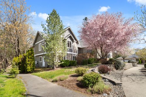 1868 Nw F St, Grants Pass, OR, 97526-1294 | Card Image