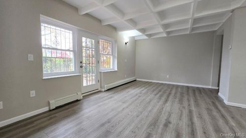 67ga-144 Grand Central Pkwy, Jamaica, NY, 11435-1214 | Card Image