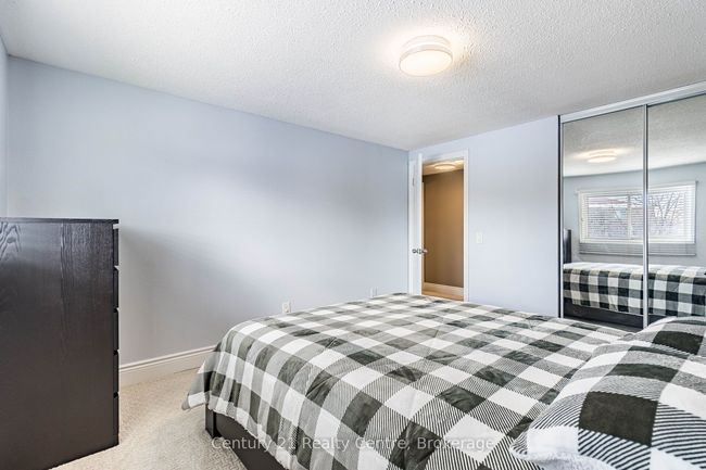 34 Niagara Pl, House other with 4 bedrooms, 4 bathrooms and 4 parking in Brampton ON | Image 27