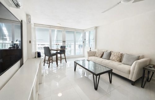 611-6300 Ave Isla Verde, Carolina, PR, 00979 | Card Image