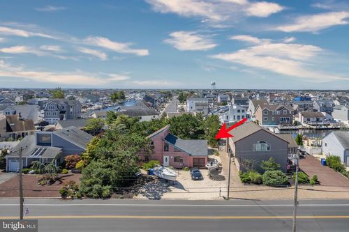 947 Jennifer Ln, MANAHAWKIN, NJ, 08050-4238 | Card Image