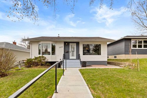 2915 13 Avenue Nw, Calgary, AB, T2N1M1 | Card Image