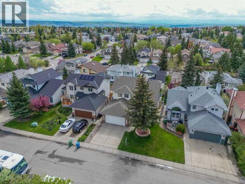 393 Hawktree Cir Nw, Calgary, AB, T3G2X9 | Card Image