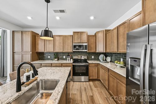 7551 Ethora Way, Charlotte, NC, 28216-5450 | Card Image