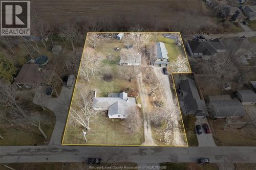 942 Erie Ave, Kingsville, ON, N9Y3E2 | Card Image