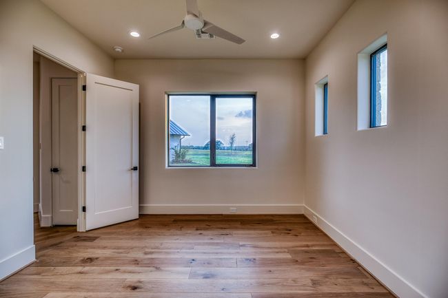 4961 Hartfield Rd, Home with 4 bedrooms, 5 bathrooms and 2 parking in Round Top TX | Image 17