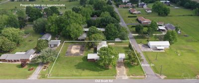 2409 Old Bratt Rd, House other with 3 bedrooms, 2 bathrooms and 4 parking in Atmore AL | Image 3