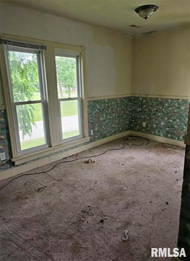 113 S Franklin St, House other with 5 bedrooms, 2 bathrooms and null parking in Camp Point IL | Image 15