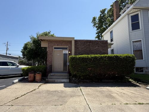 513 E Locust St, Bloomington, IL, 61701-3213 | Card Image