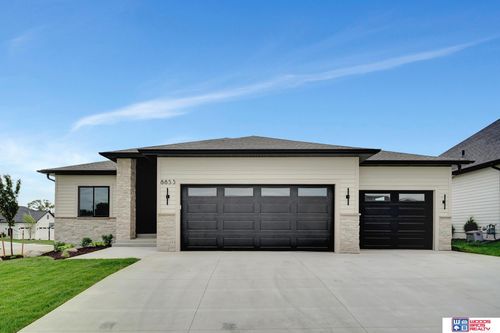 8853 Calamus River Rd, Lincoln, NE, 68520-1148 | Card Image
