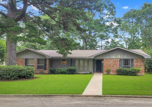 906 Richardson Dr, Jasper, TX, 75951-2810 | Card Image