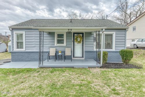 916 Clark St, Bristol, VA, 24201-2420 | Card Image