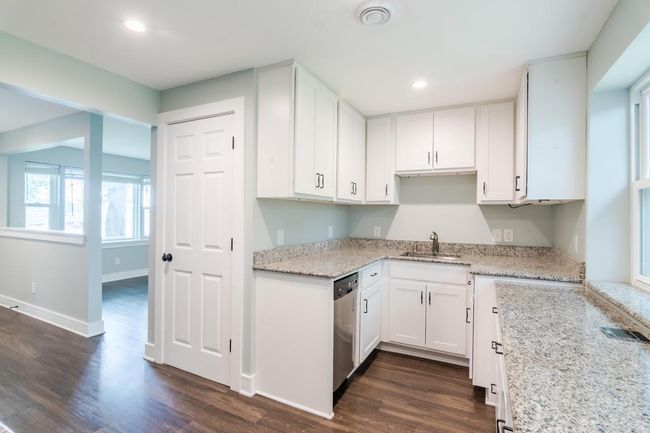1300 State Road 83, House other with 2 bedrooms, 1 bathrooms and null parking in Hartland WI | Image 8