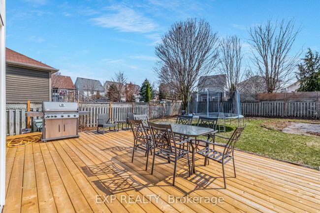 91 Mainprize Cres, House other with 4 bedrooms, 3 bathrooms and 4 parking in Mount Albert ON | Image 36