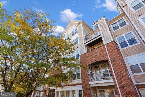 209-8181 Carnegie Hall Court, VIENNA, VA, 22180 | Card Image