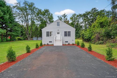 85 Holloran Rd, New Windsor, NY, 12553-8302 | Card Image