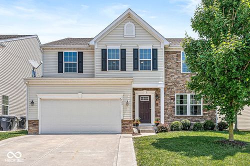 733 Reunion Ln, Greenwood, IN, 46143-0107 | Card Image