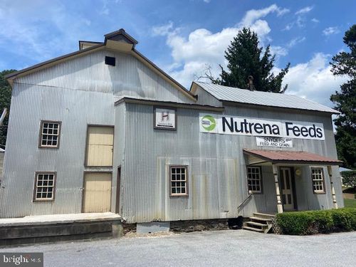 7916 Main St, GLENVILLE, PA, 17329-8946 | Card Image