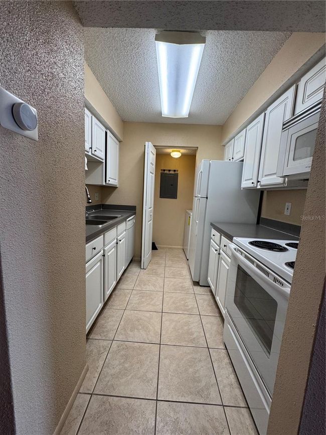 APT-208 - 3700 Idlebrook Cir, Condo with 2 bedrooms, 1 bathrooms and null parking in CASSELBERRY FL | Image 6