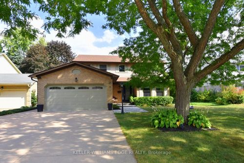 18 Charterhouse Cres, Ancaster, ON, L9G4E5 | Card Image