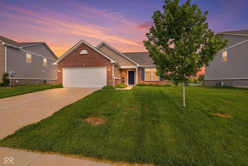 571 Freedom Dr, Pittsboro, IN, 46167-8832 | Card Image