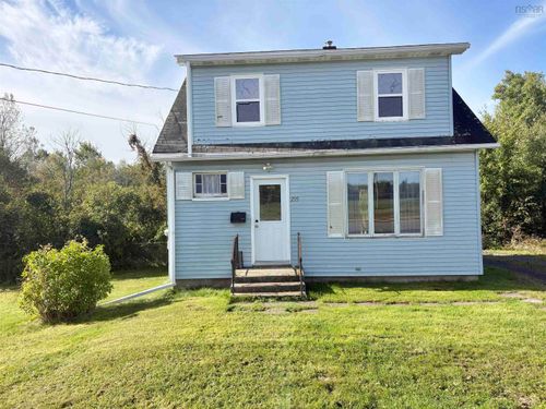 295 Park St, House with 3 bedrooms, 1 bathrooms and 2 parking in New Glasgow NS | Card Image