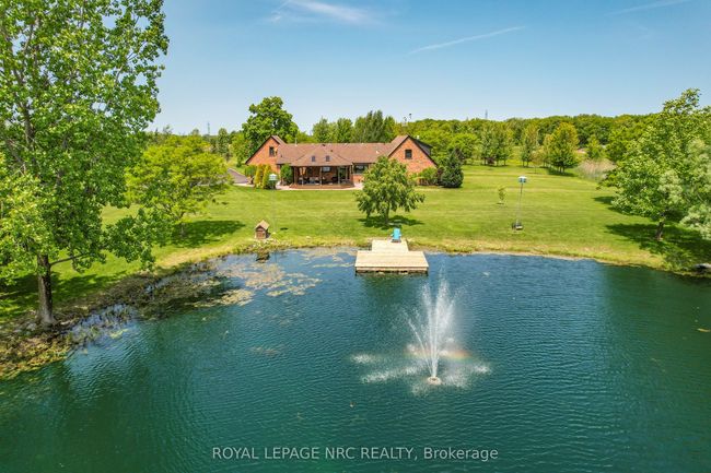 2021 Victoria Ave, Home with 5 bedrooms, 4 bathrooms and 50 parking in Pelham ON | Image 6