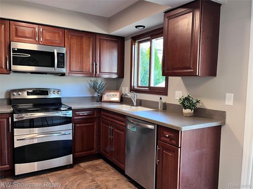 2034 E Nalone, Wixom, MI, 48393-1331 | Card Image