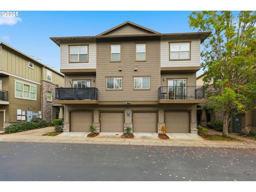 674 Ne Newstead Ln, Hillsboro, OR, 97006-9221 | Card Image