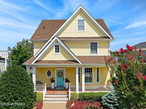 201 Comanche Dr, Oceanport, NJ, 07757-1703 | Card Image