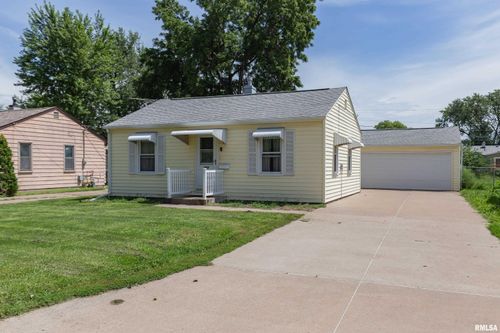 453 4th St E, Milan, IL, 61264-2814 | Card Image