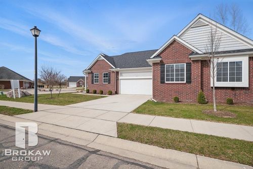 1389 Luxington Dr, Lapeer, MI, 48446-1220 | Card Image