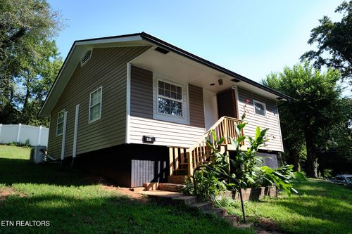 128 E Wadsworth Cir, Oak Ridge, TN, 37830-3732 | Card Image